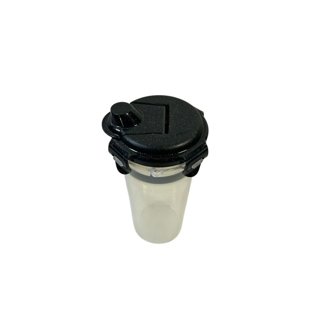 Lock and lock shaker bottle with pouring spout‎ black speckled lid